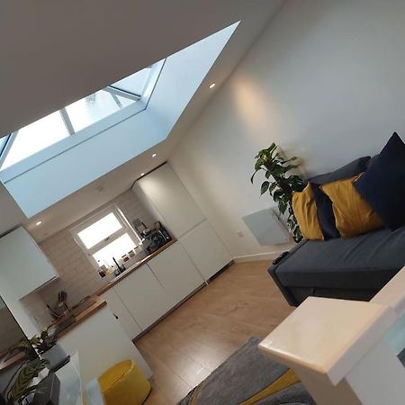 1 Bedroom Modern Duplex Саутхамптън Екстериор снимка