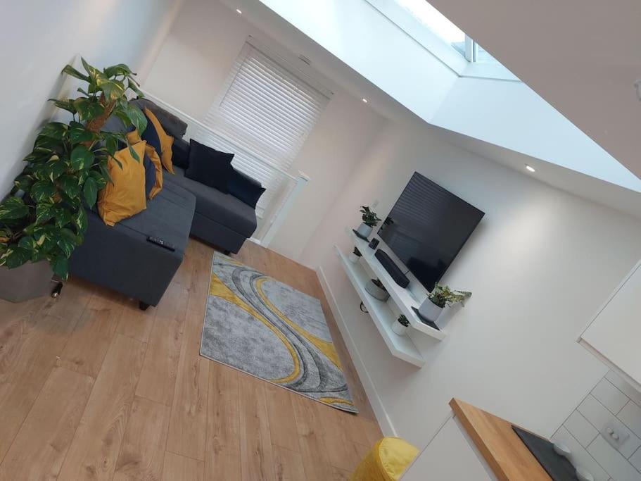 1 Bedroom Modern Duplex Саутхамптън Екстериор снимка