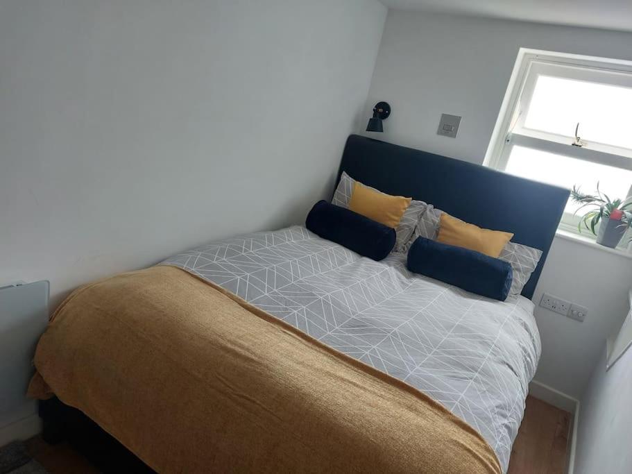 1 Bedroom Modern Duplex Саутхамптън Екстериор снимка